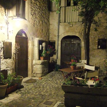 Residenza La Torre Aparthotel Santo Stefano Di Sessanio Exteriör bild