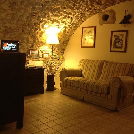 Residenza La Torre Aparthotel Santo Stefano Di Sessanio Exteriör bild