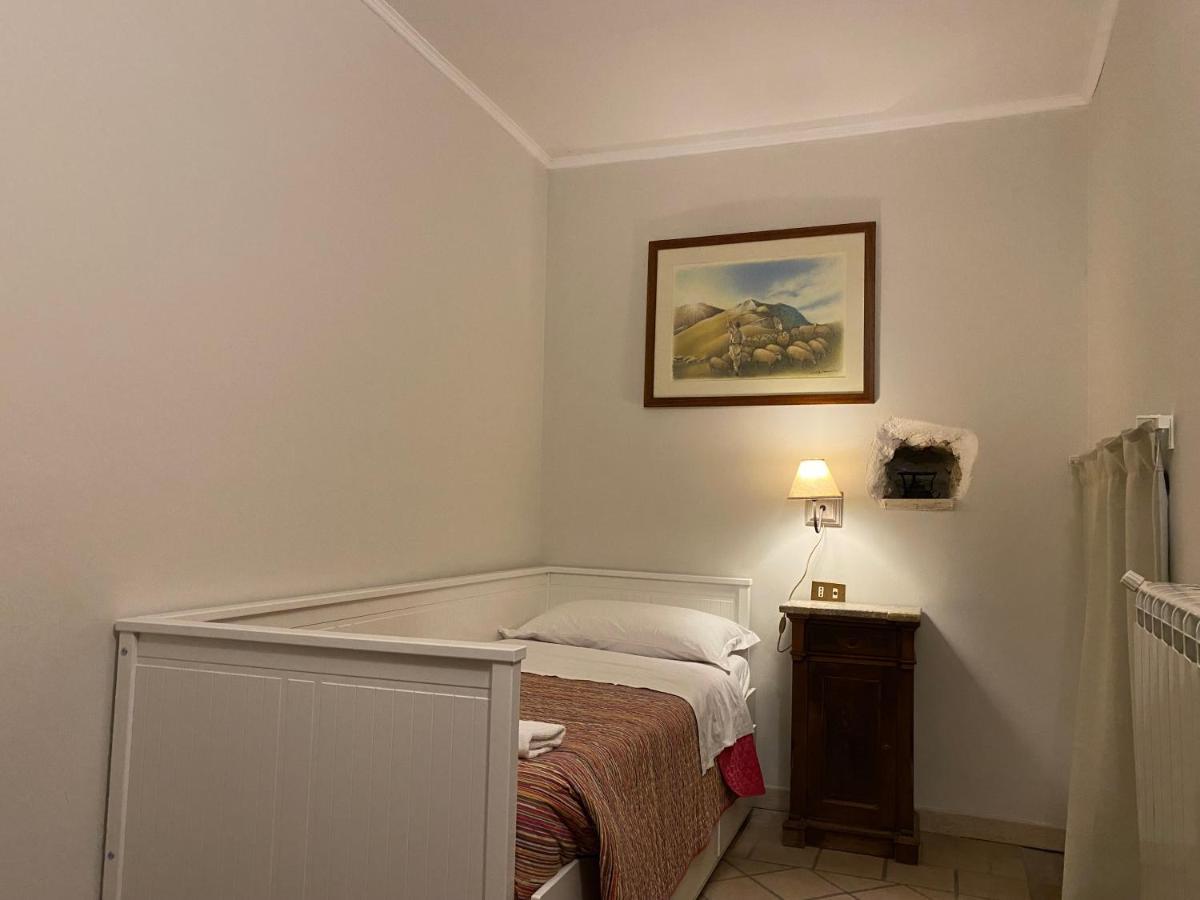 Residenza La Torre Aparthotel Santo Stefano Di Sessanio Exteriör bild