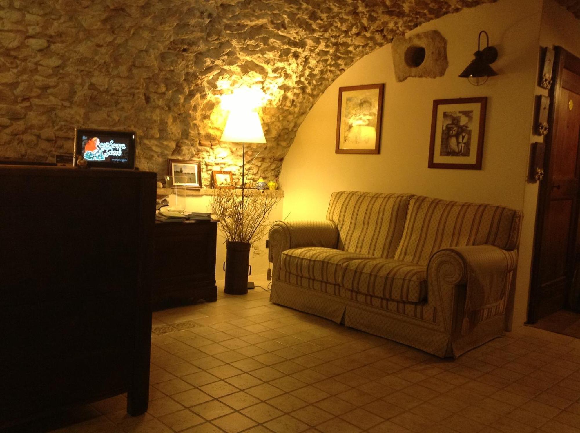 Residenza La Torre Aparthotel Santo Stefano Di Sessanio Exteriör bild