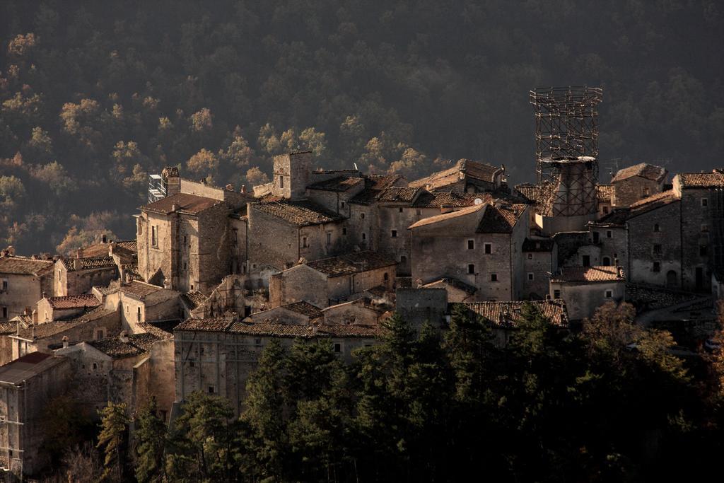 Residenza La Torre Aparthotel Santo Stefano Di Sessanio Exteriör bild