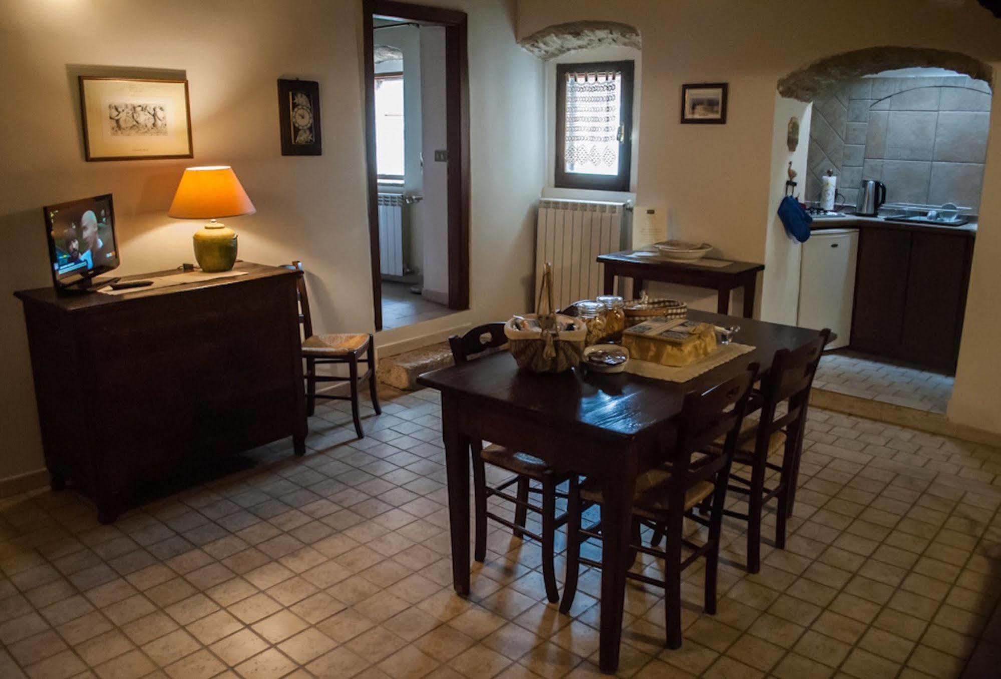 Residenza La Torre Aparthotel Santo Stefano Di Sessanio Exteriör bild