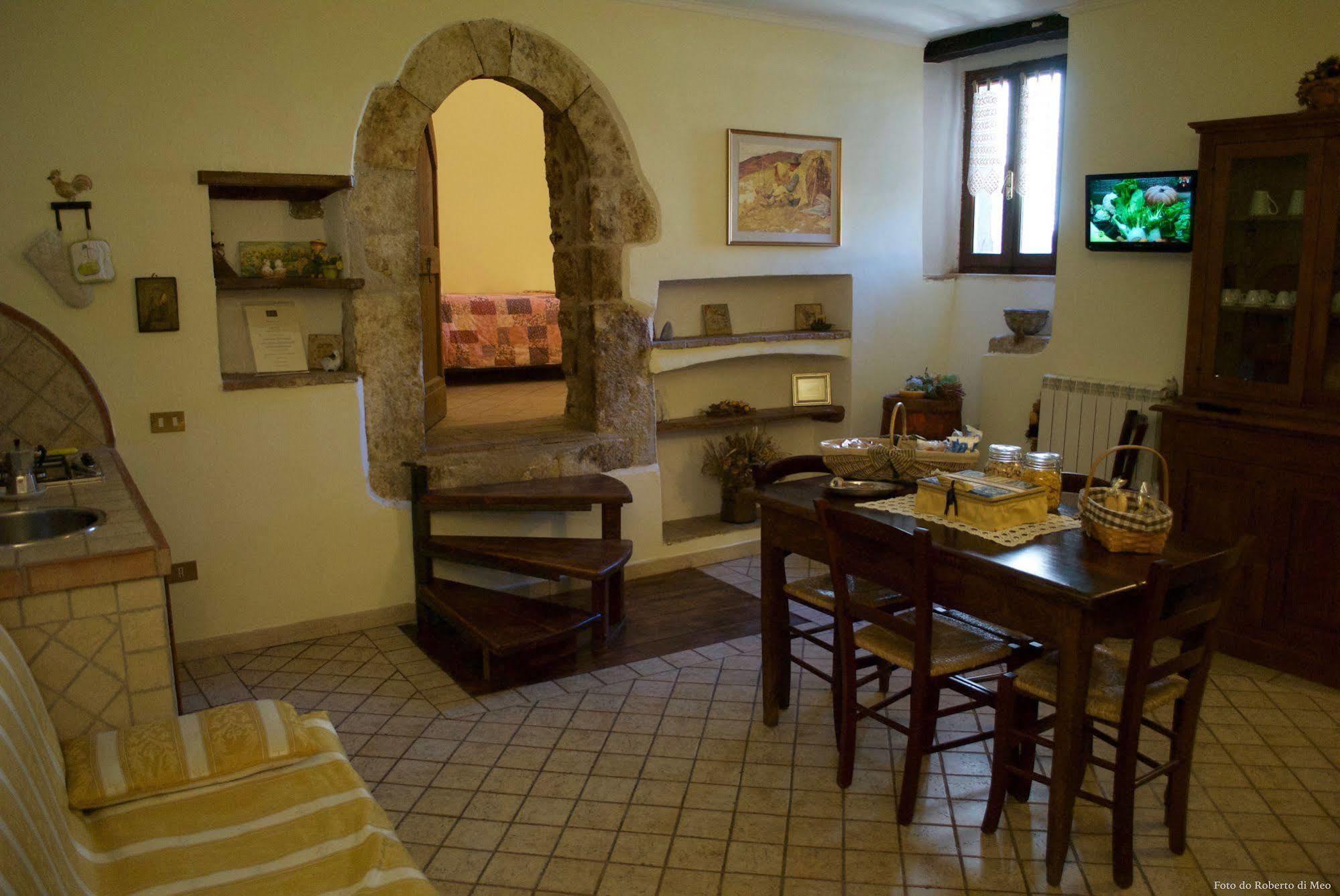 Residenza La Torre Aparthotel Santo Stefano Di Sessanio Exteriör bild