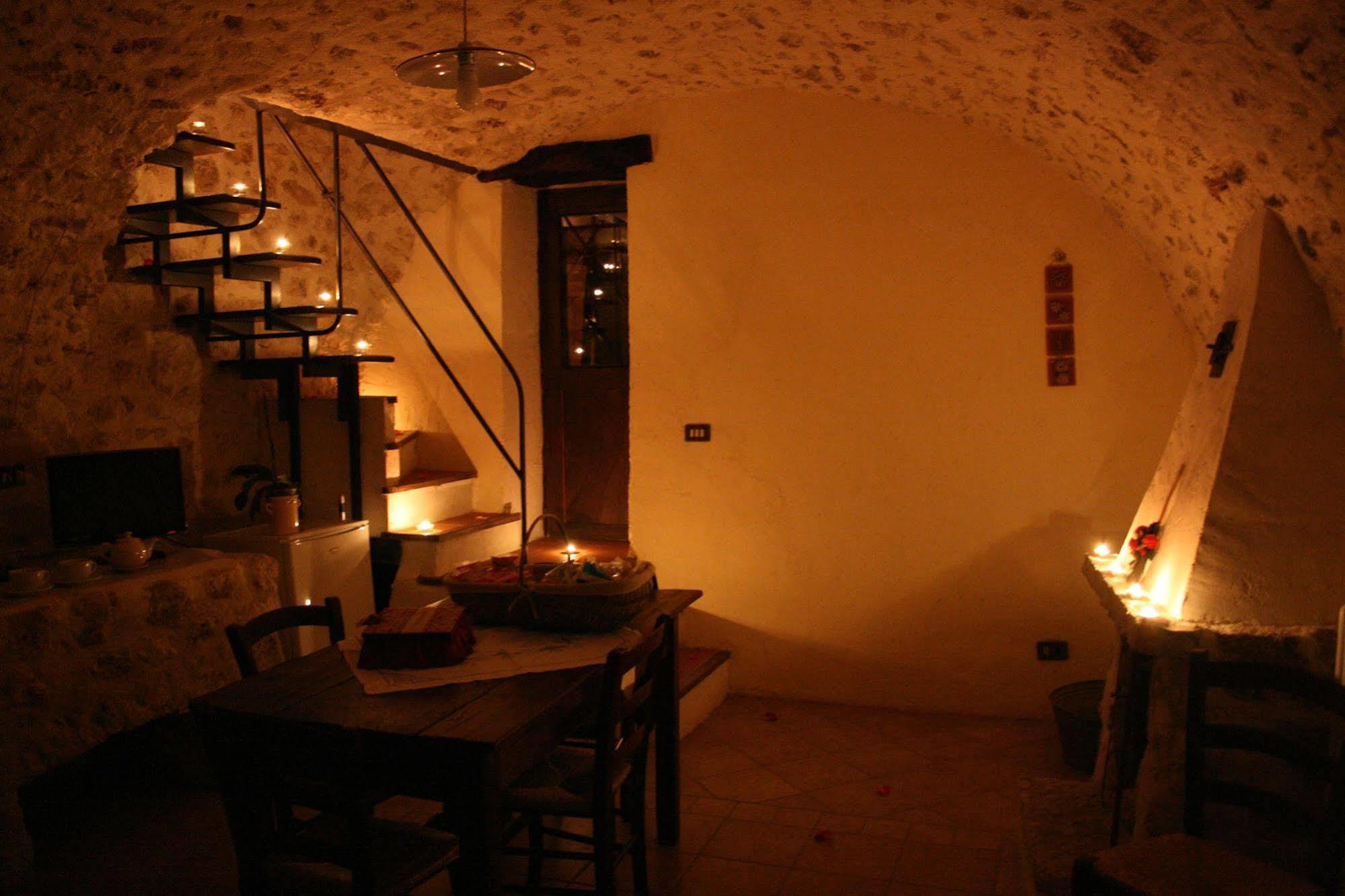 Residenza La Torre Aparthotel Santo Stefano Di Sessanio Exteriör bild
