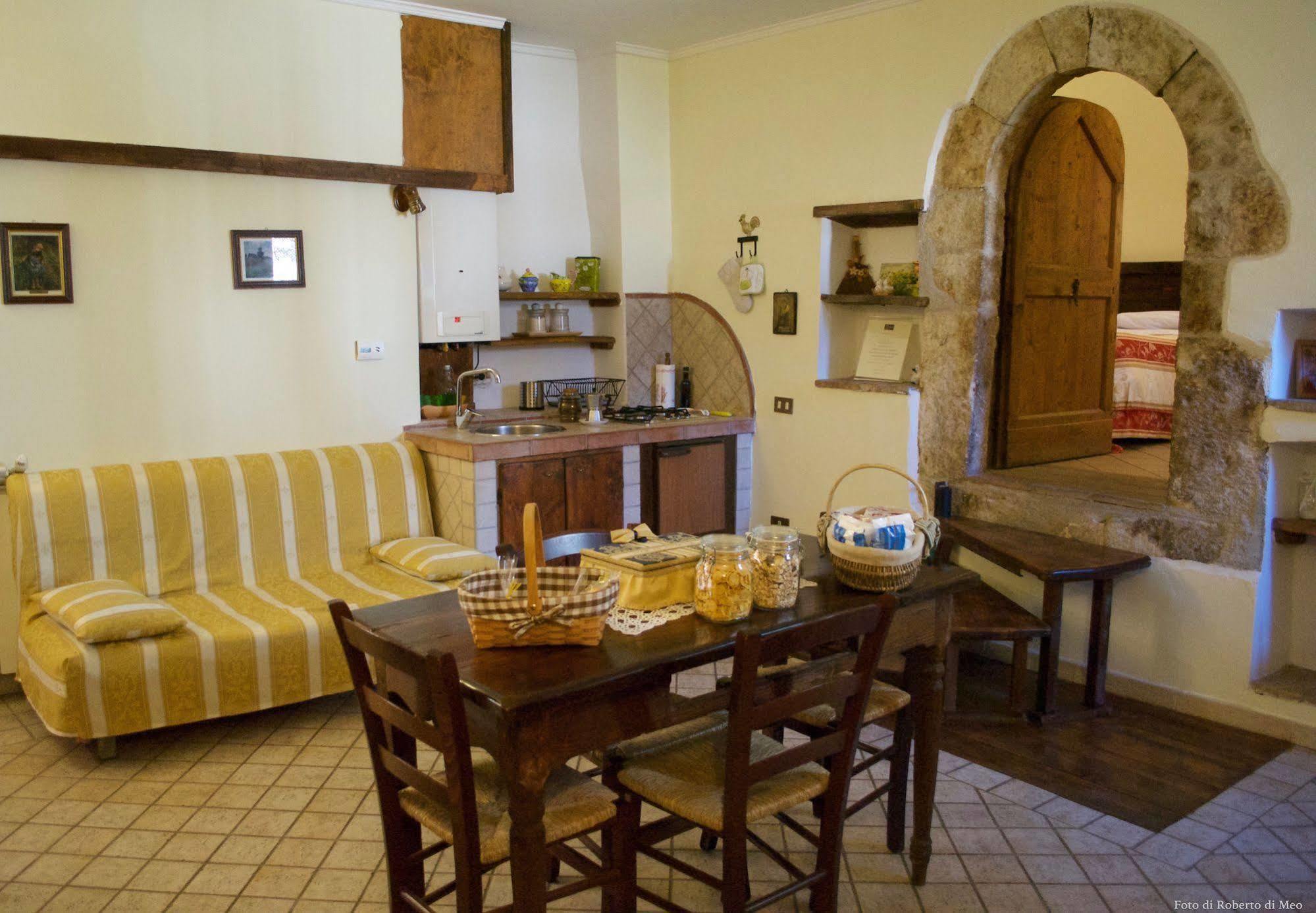 Residenza La Torre Aparthotel Santo Stefano Di Sessanio Exteriör bild